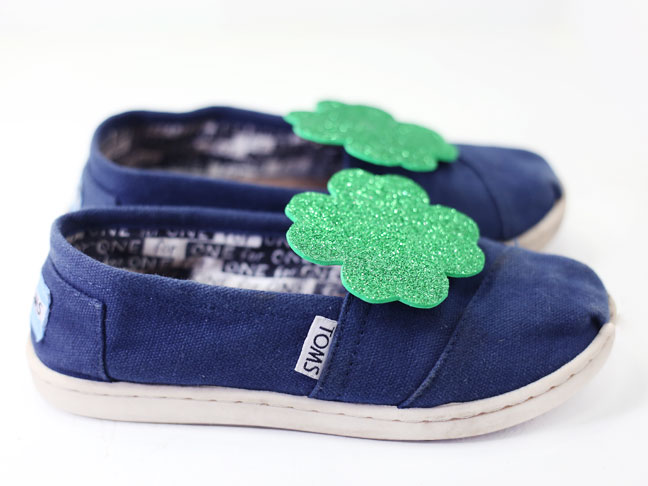 shamrock shoe clip