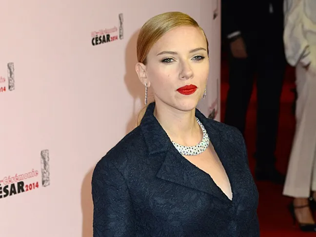 scarlett johansson pregnant