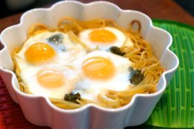 Baked Eggs in Pasta