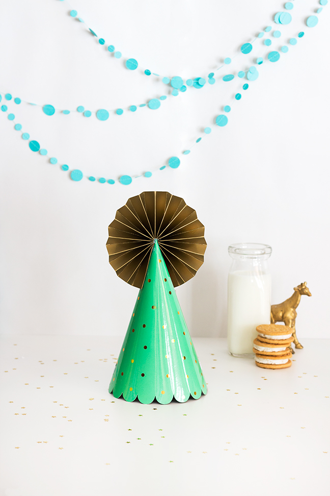 DIY Paper Pinwheel Pom Party Hat Topper by Splendid Supply Co for Momtastic