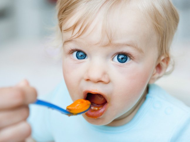 Introducing Solid Food to Baby: Pantry Checklist