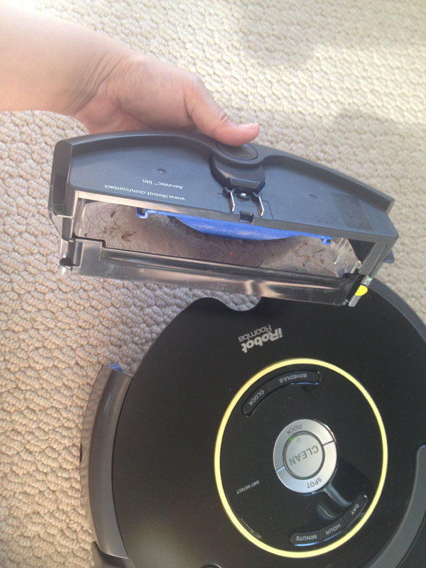 inside of the roomba cartridge