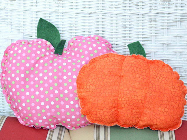 apple-pumpkin-pillow-diy-hand-stitched