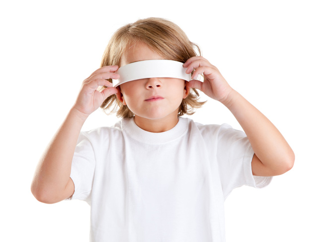 blindfold-sensory-game-for-new-years-party