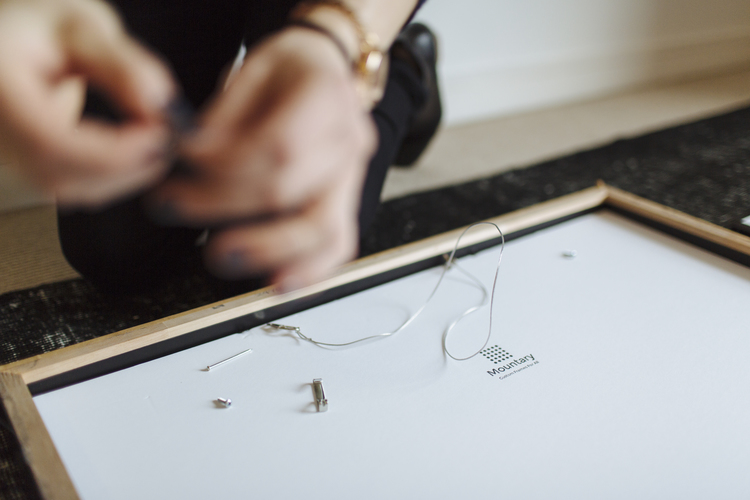picture frame wire hanger