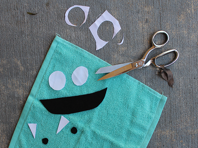 monster face wash cloth scissors