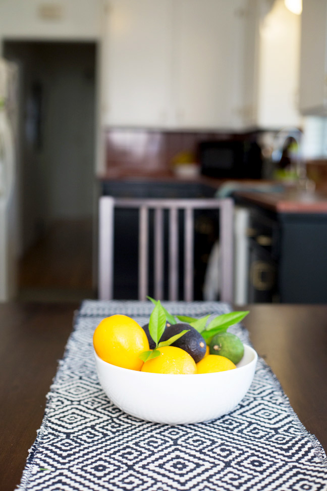 bowl-of-citrus-on-table