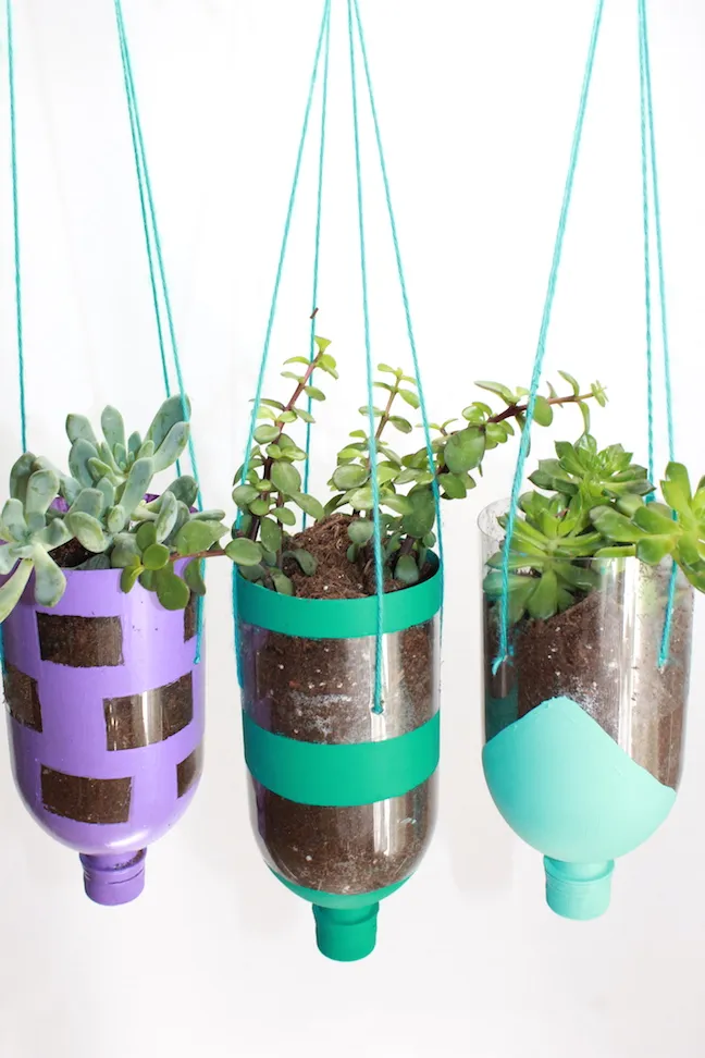 DIY Hanging Recycled Water Bottle Planter Project â momtastic.com