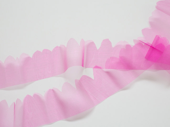 pink-organza-scalloped-edge