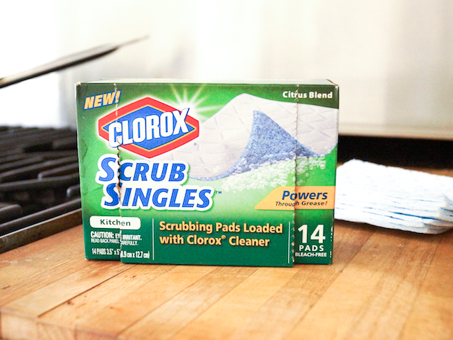 Clorox-ScrubSingles-Kitchen-Pads-box-stove-kitchen