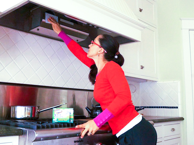 Clorox-ScrubSingles-Kitchen-Pads-stove-range-hood-red-kitchen-cleaner