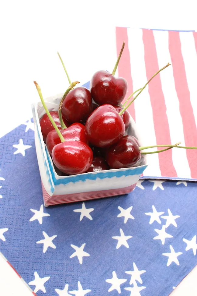 How to Make Fourth of July Paper Plate Bowls; momtastic.com