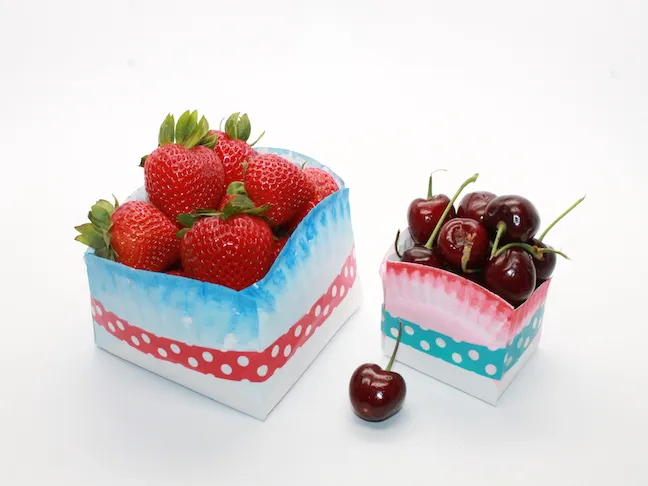 How to Make Fourth of July Paper Plate Bowls; momtastic.com