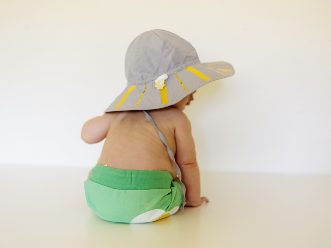 baby-gold-striped-sun-hat