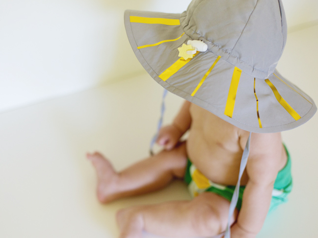 baby-gold-striped-sun-hat2