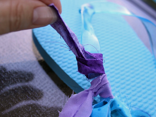fabric scrap flip flop decorating idea step 3