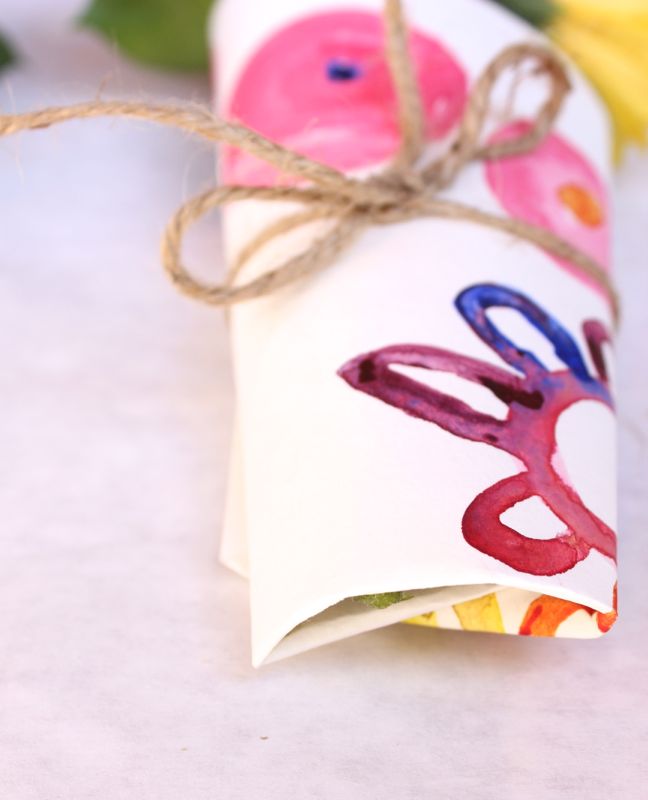 watercolor-diy-flower-wrap-hostess-gift-pink-paper-paper-kids-art-twine