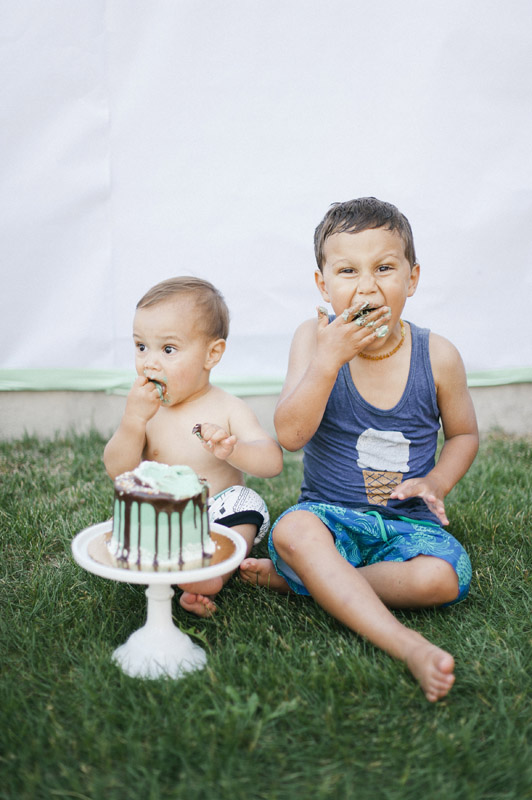baby-smash-cake-eating-ice-cream-party