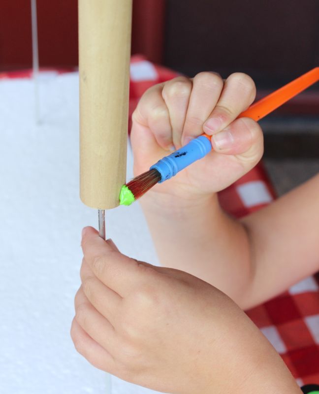 wood-dowel-paintbrush-green-paint-kid-project