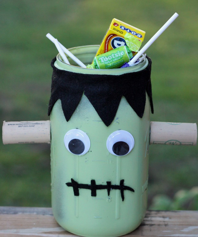 https://www.momtastic.com/wp-content/uploads/sites/5/2015/09/Mason-Jar-Monsters-Frankenstein.jpg