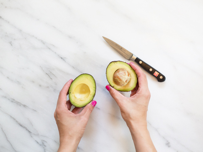 avocado-cut-in-half