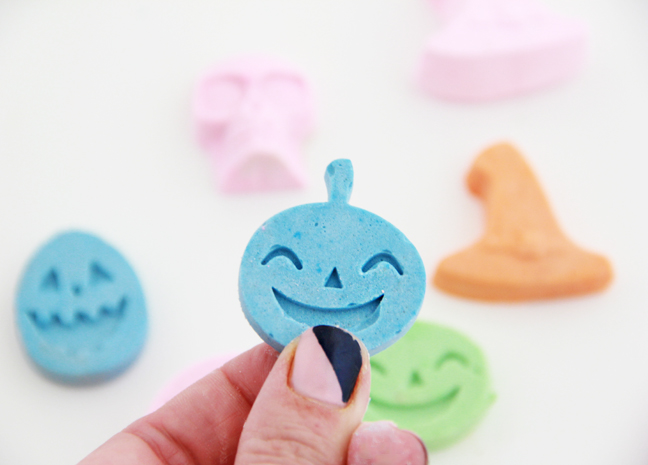 bluefunnypumpkinchalk