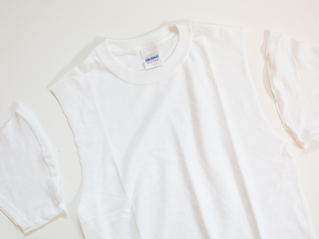 tee-with-sleeves-cut-off