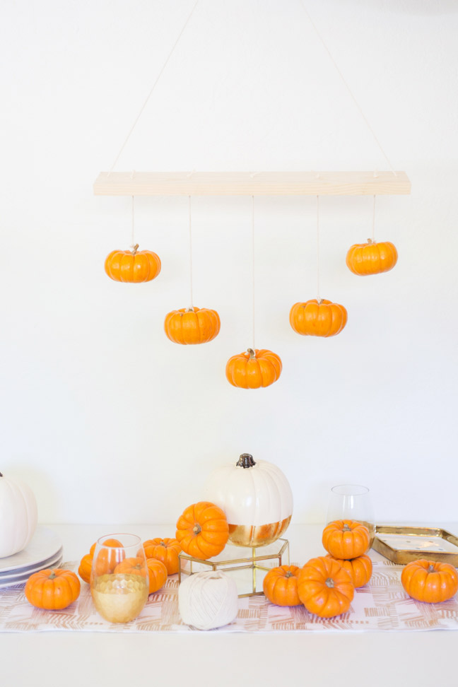 hanging-mini-pumpkin-chandelier