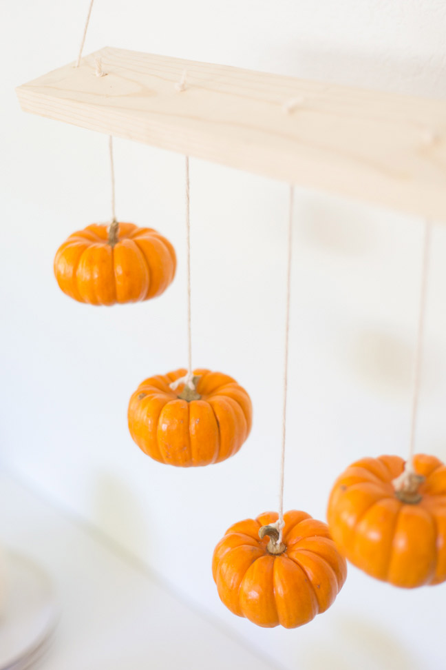 mini-pumpkins-hanging-decoration