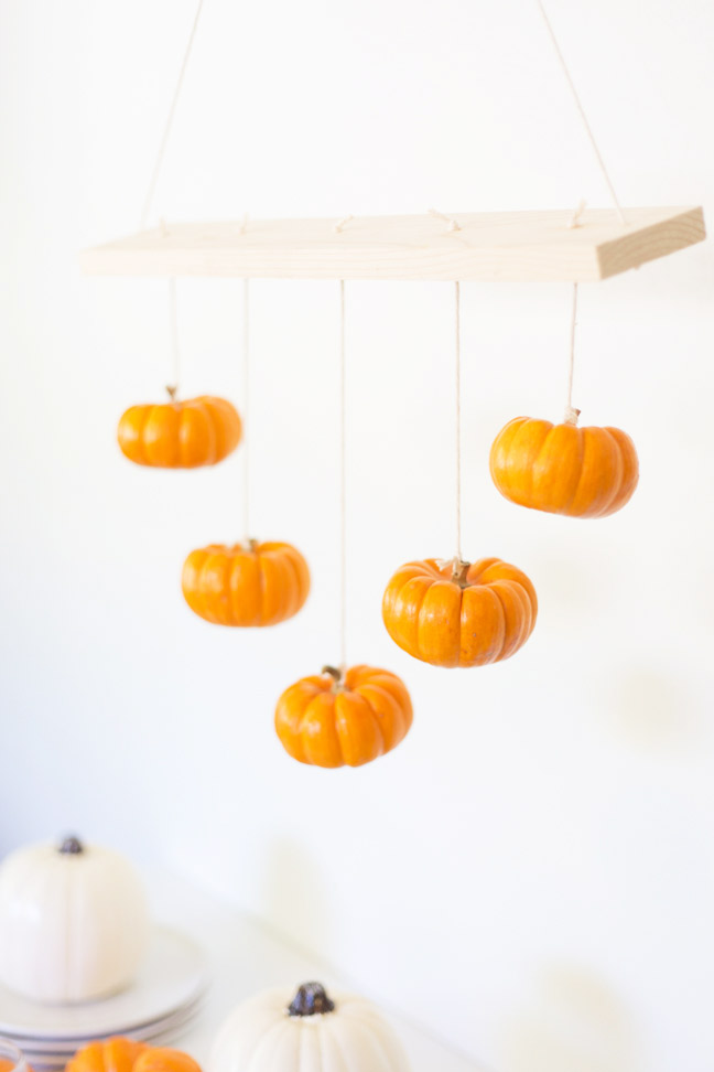 wooden-mini-pumpkin-chandelier