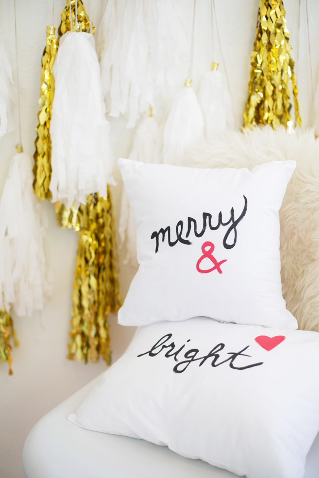 pottery-barn-inspired-painted-holiday-pillows5