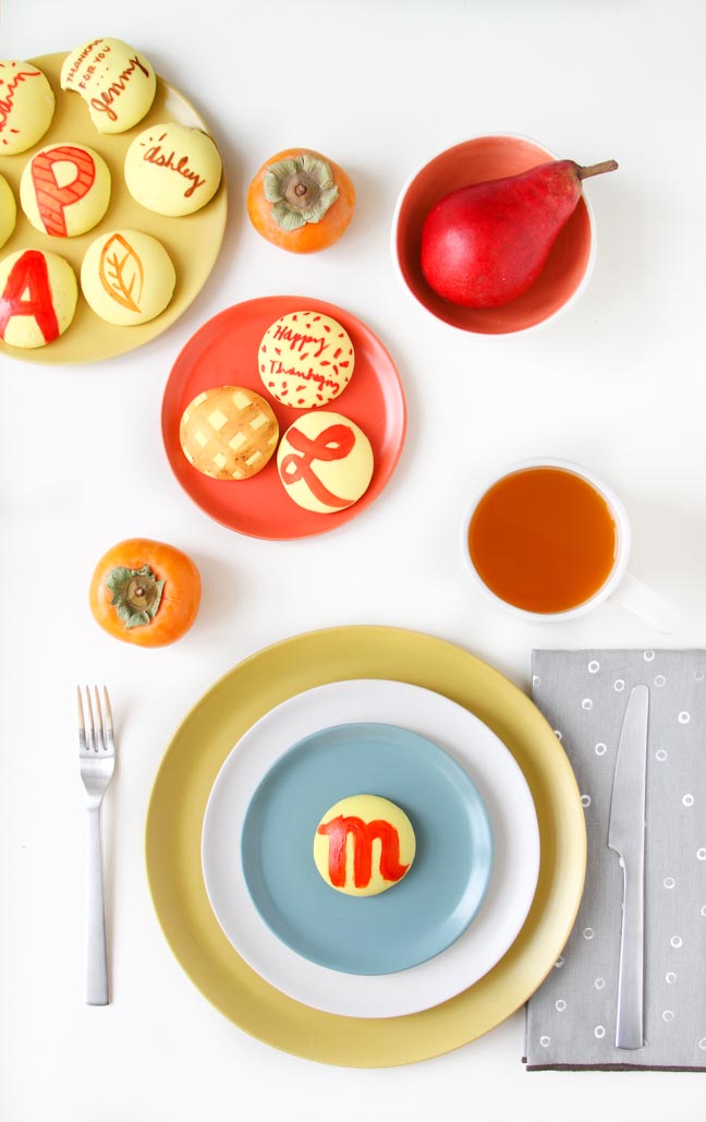 Unique (Monogrammed Cookie) Place Cards Idea for Thanksgiving