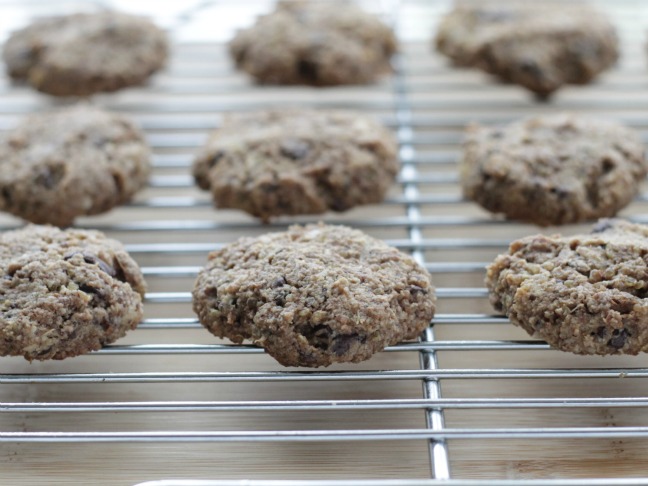 cooling chocolate chip cookies