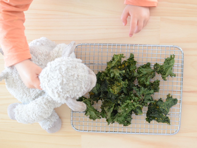 Kale-chip-recipe-mumtastic-stacey-clare