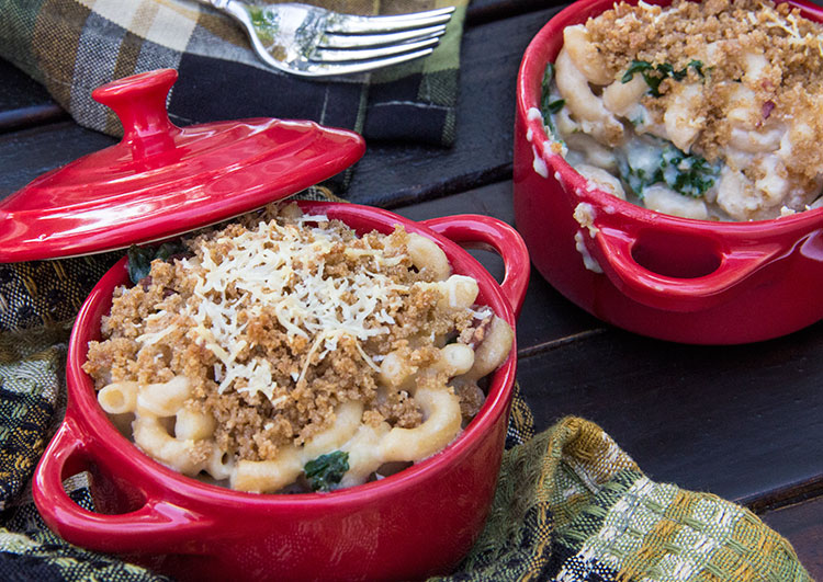mac and cheese with ground turkey in red mini dutch ovens