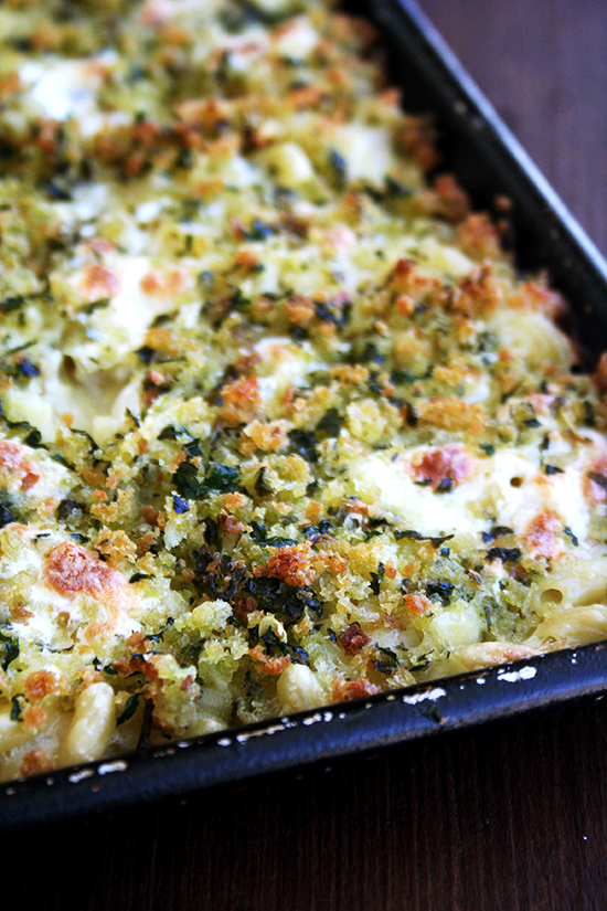 crumbly mac and cheese