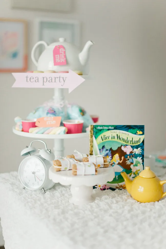 tea-party-alice