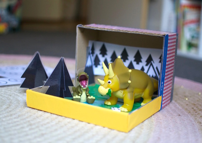 DIY Dinosaur portable play box tutorial