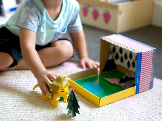 Dinosaur portable play box DIY 2