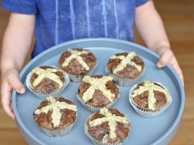 Hot cross bun cupcakes Easter recipe