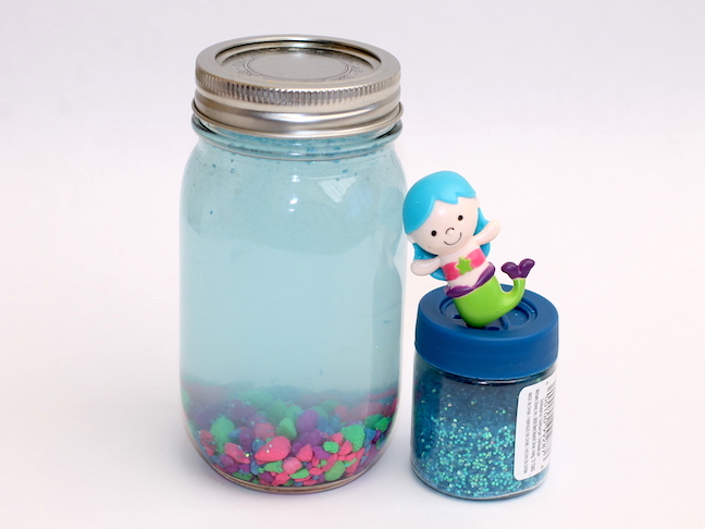 making a mason jar mermaid aquarium
