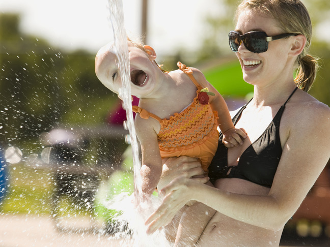 mom-baby-water-park-sunglasses