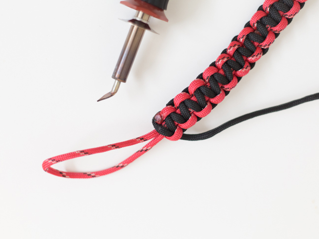 paracord-baby-toy-clip-woodburning-tool