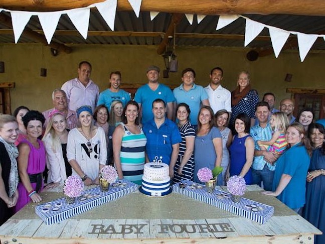 gender-reveal-party-blue-pink-baby-shower-cake