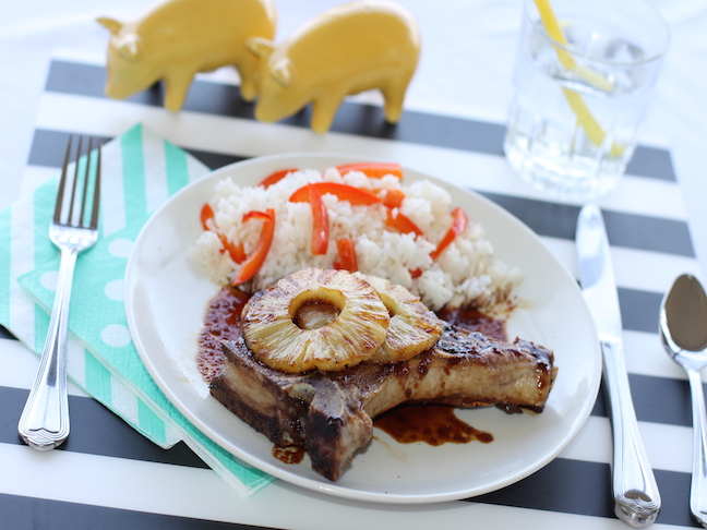 pork chops with pineapple rings and white rice