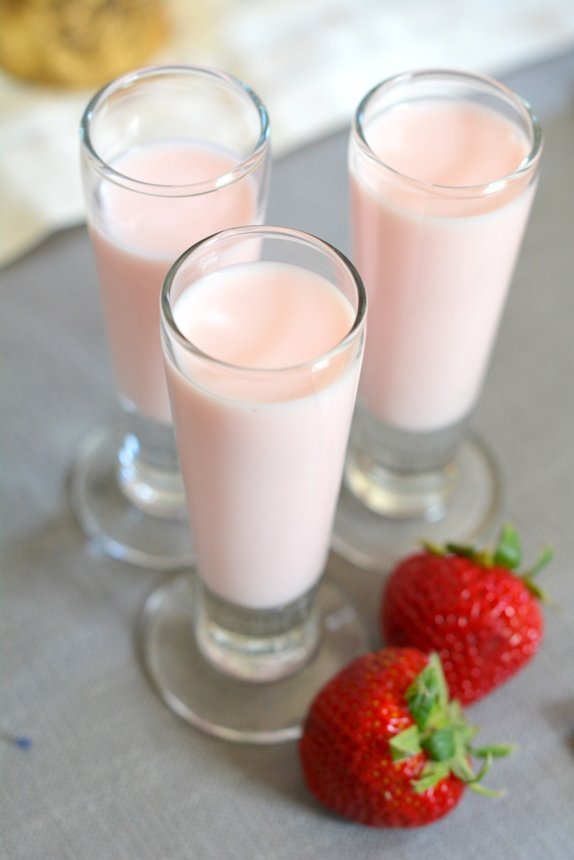 strawberry-milk-recipe-homemade