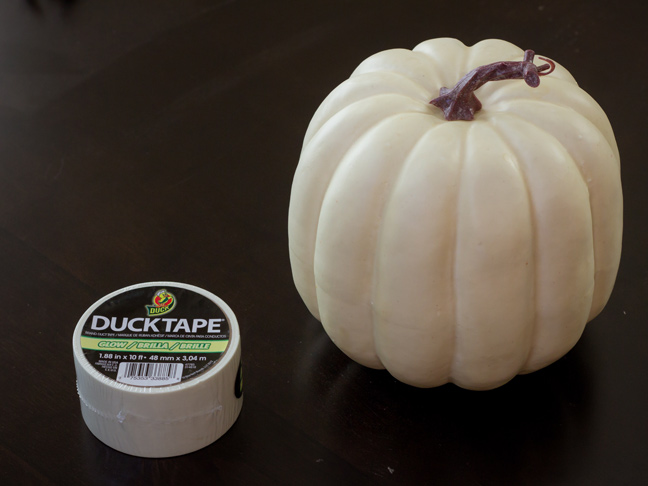 DIY_Glow_In_The_Dark_Pumpkin_1