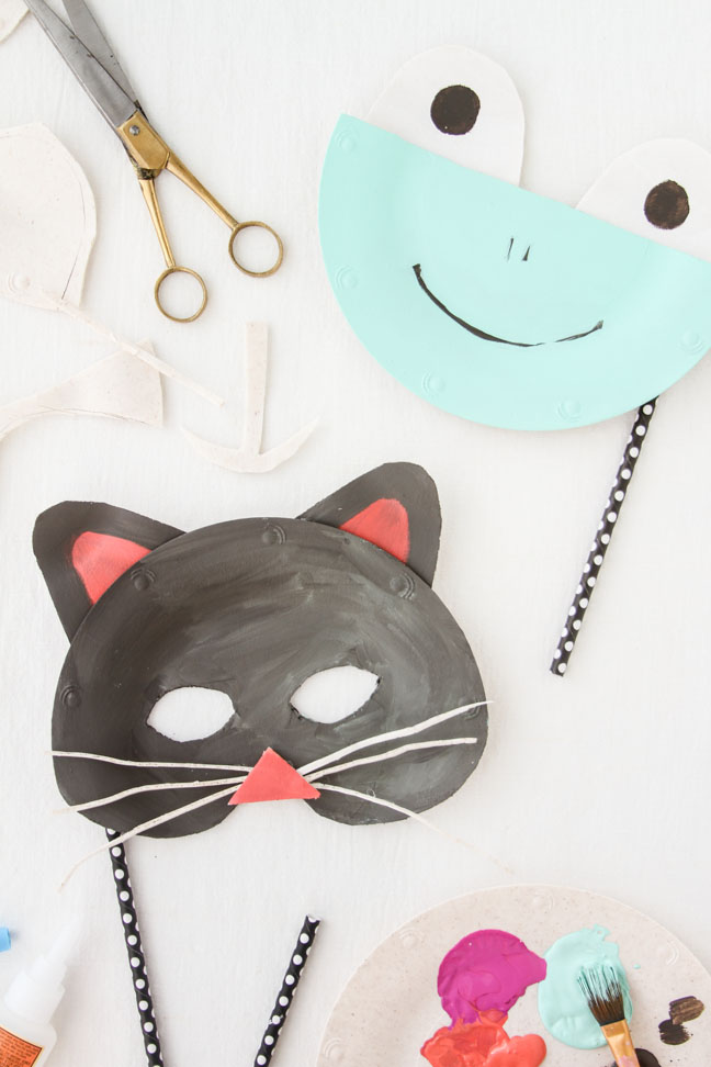 DIY Animal Masks for Halloween Made of Paper Plates