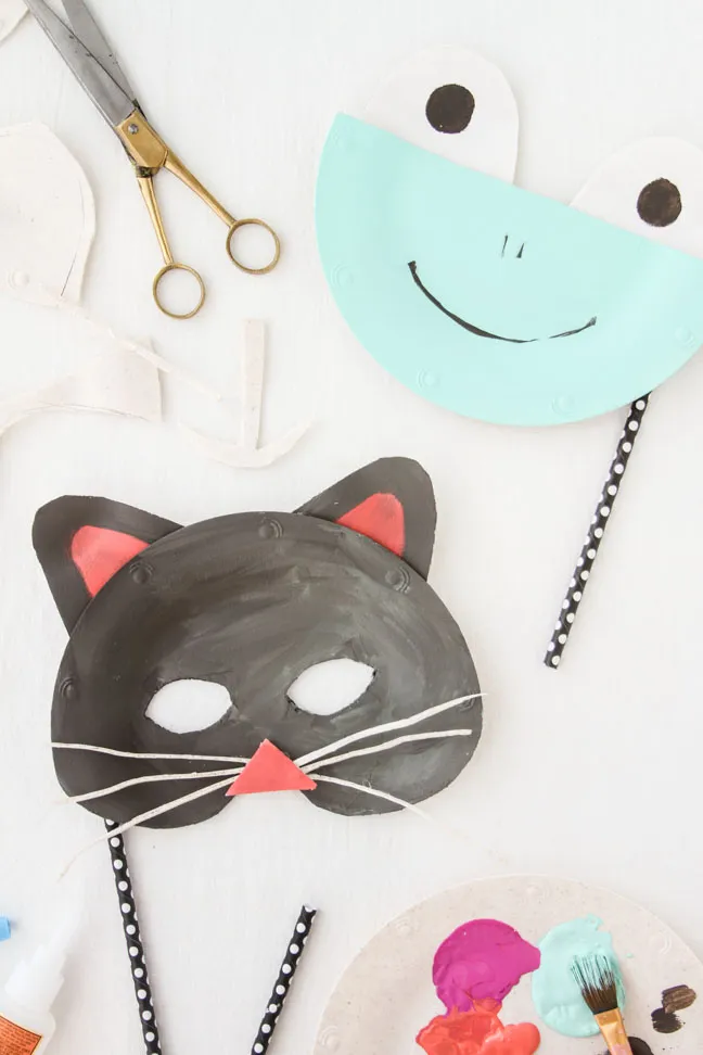 DIY Animal Masks for Halloween Made of Paper Plates