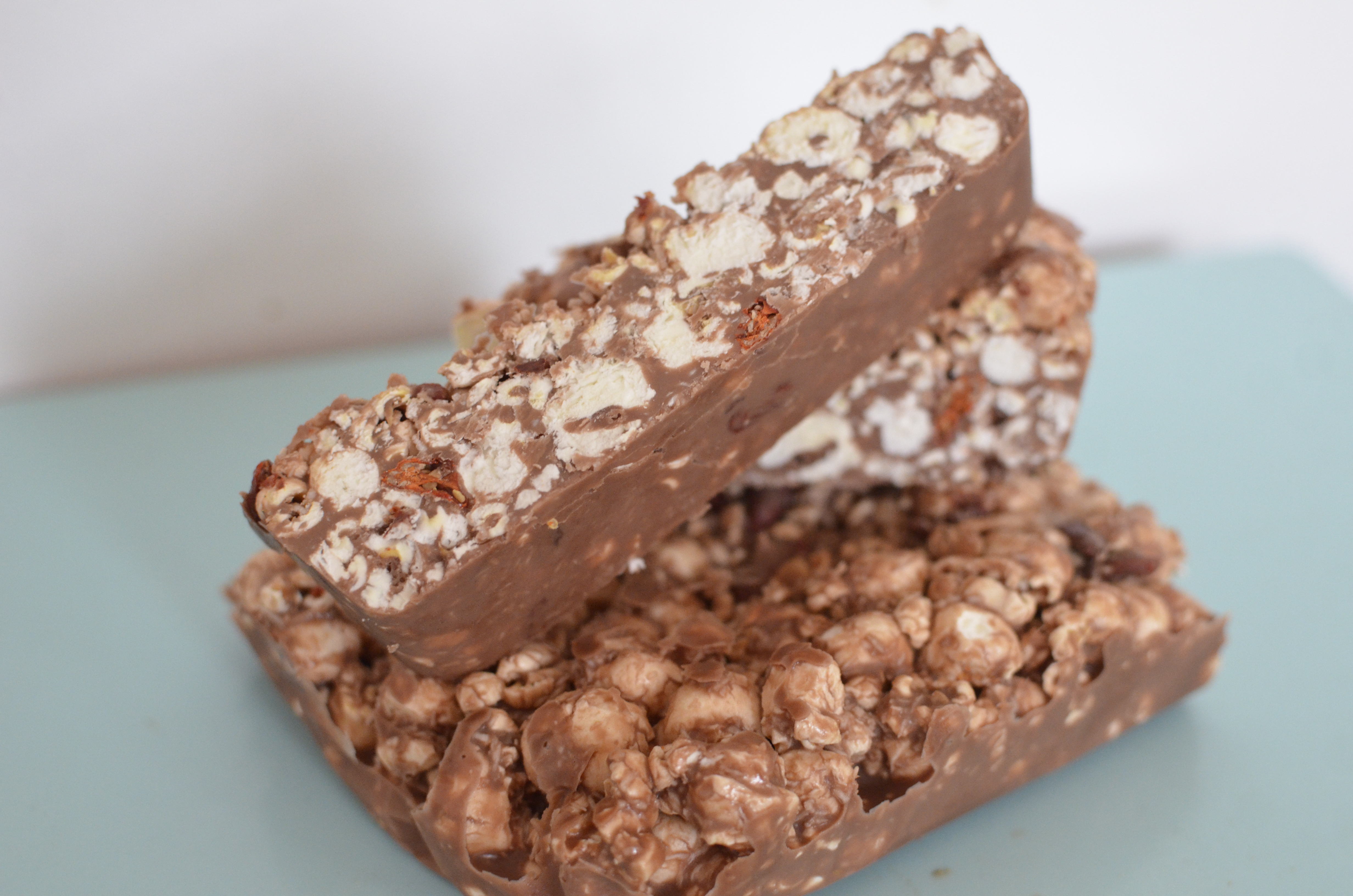 chocolate-popcorn-slice-lunchbox-recipe